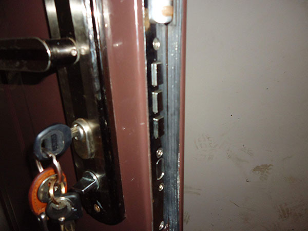 潘家庄镇防盗门换锁芯注意事项